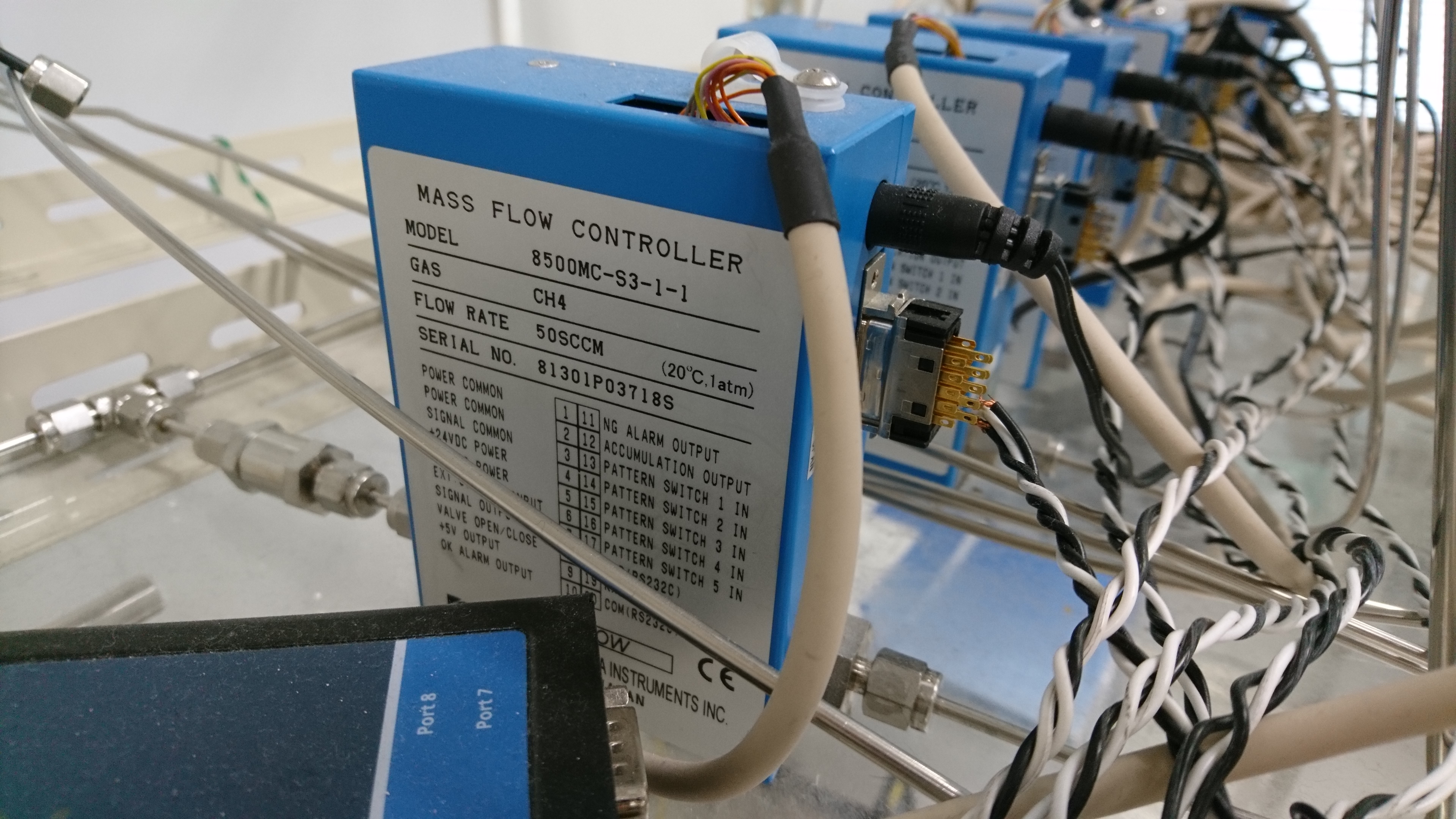 Kofloc 8500（RS-232C の通信機能が標準搭載されている）