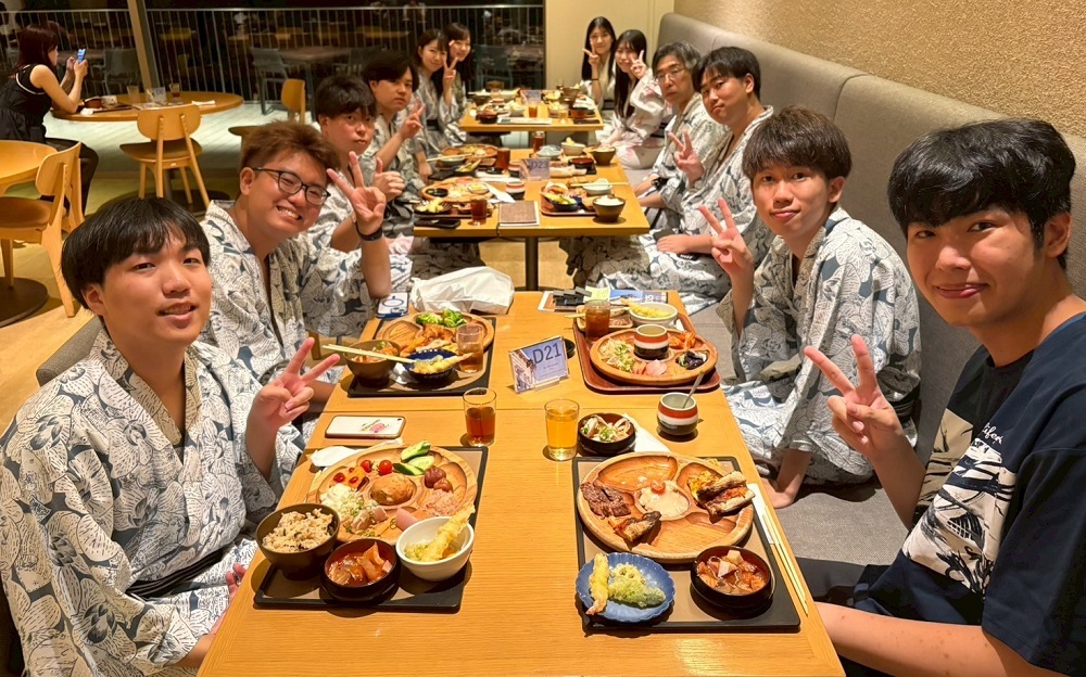 LINE_ALBUM_ゼミ旅行2025夏_250903_3.jpg (303 KB)